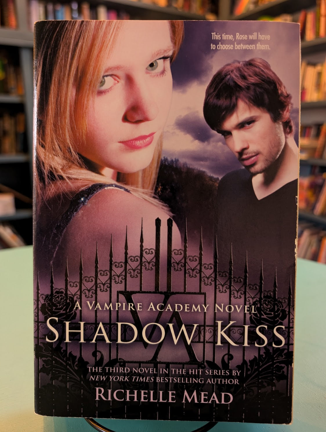 (Pre-Loved) Shadow Kiss (Vampire Academy) by Richelle Mead